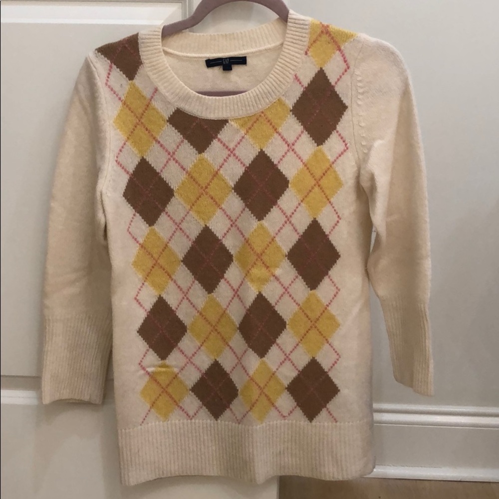3/4 length sleeve argyle sweater